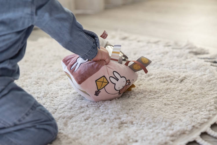 Tiamo Miffy Kostka sensoryczna Fluffy Pink_6.jpg