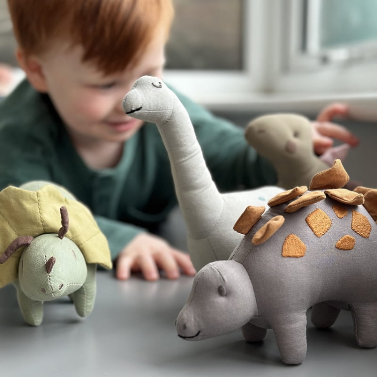 Przytulanka dinozaur Steggy, ThreadBear Design_3.jpg