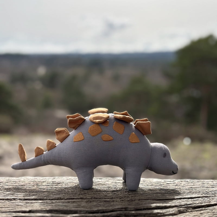 Przytulanka dinozaur Steggy, ThreadBear Design_5.jpg
