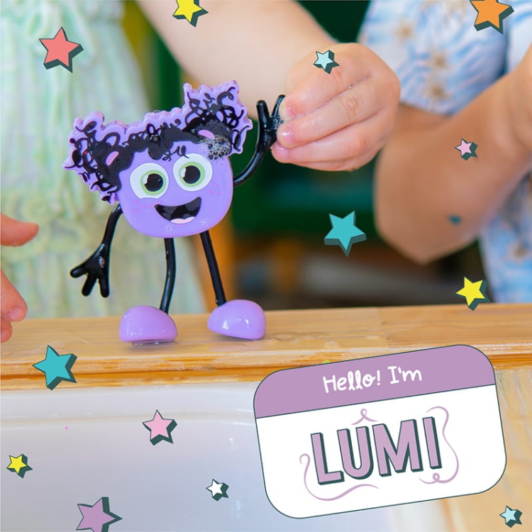 Glo Pals, Postać do kąpieli Lumi - zestaw z dwiema kostkami sensorycznymi świecącymi w wodzie6.jpg