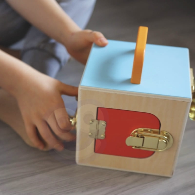 Tooky Toy Edukacyjne Pudełko Montessori Układanka Liczydło Tablica Pogody 6w1 od 3 Lat13.jpg
