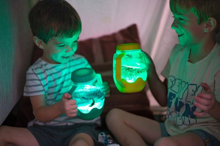 Glo Pals, Słoik sensoryczny do napełnienia wodą, kolor żółty3.jpg